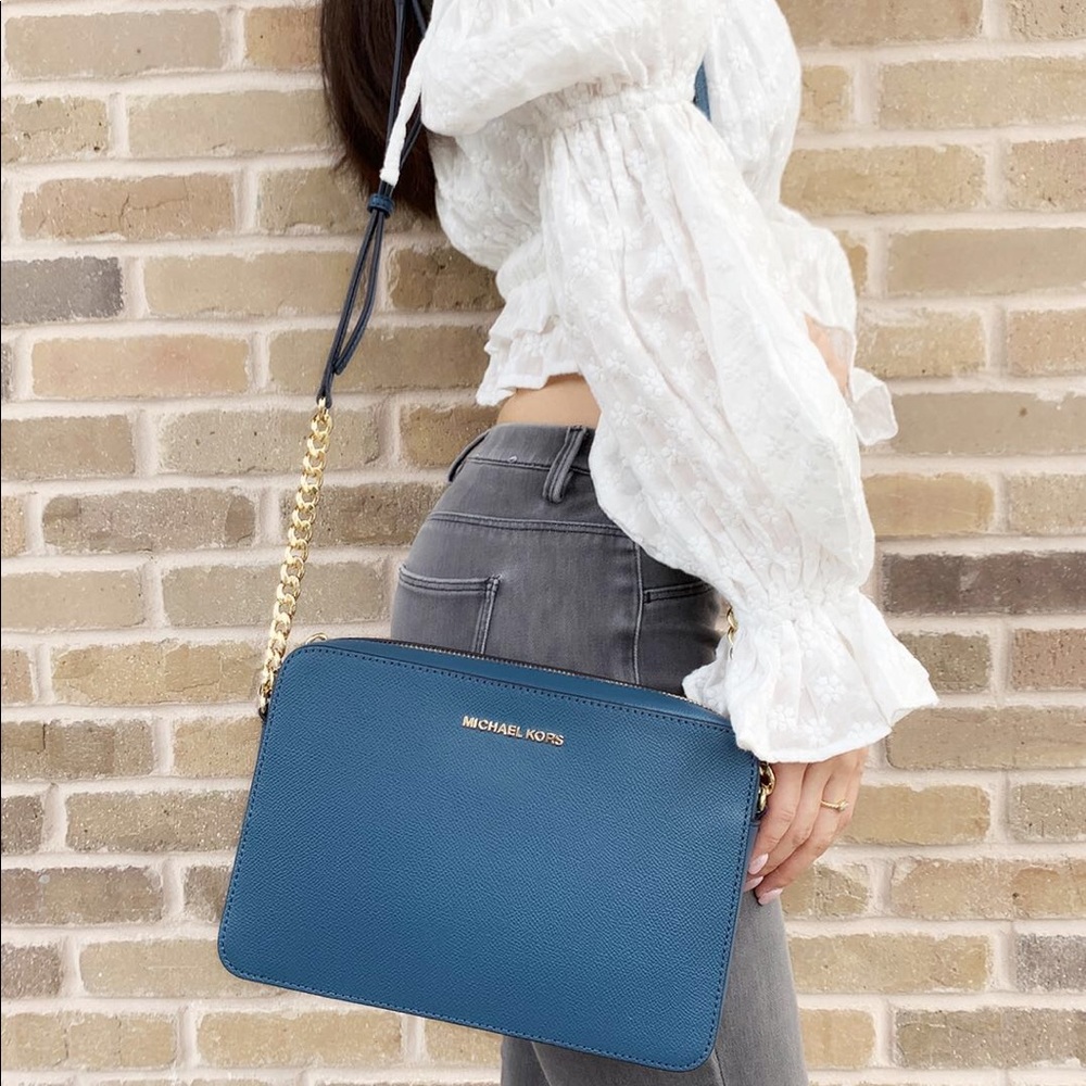 Bundle👜💕Michael Kors Large Crossbody Blue wallet - Picture 3 of 8